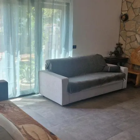 Dobrinka Apartament Valbandon